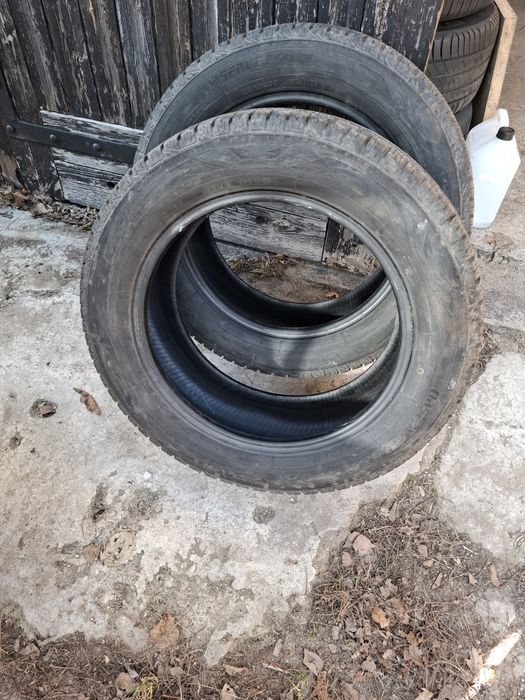 Dwie opony zimowe 215/60/17C