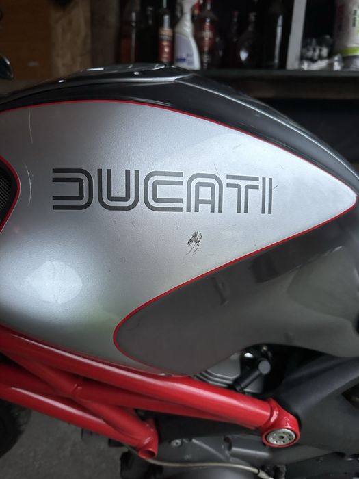 Ducati monster 696