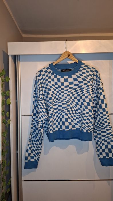 Sweterek w niebieska kratkę