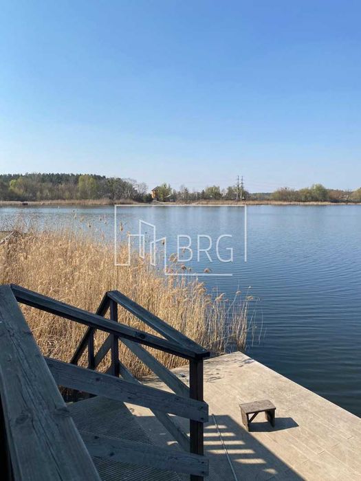 Дом на берегу Стугны 115 соток в соновом лесу Украинка без комиссии