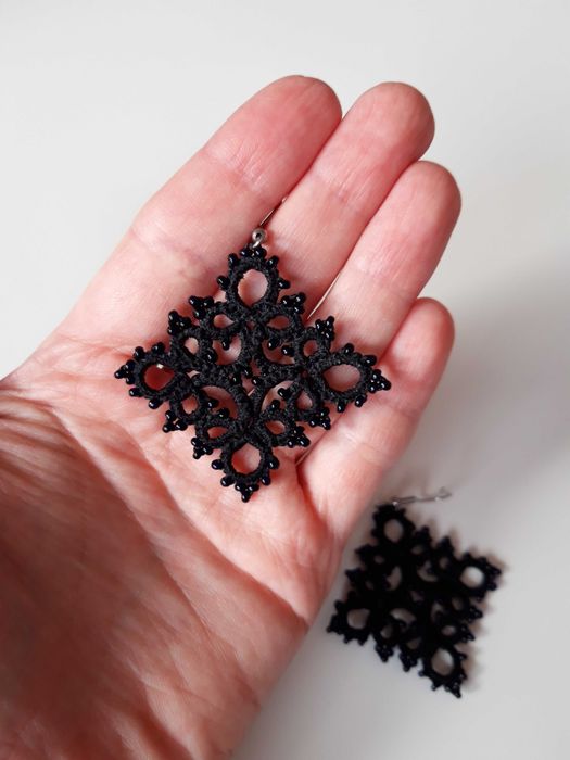 Czarne kolczyki koronkowe frywolitka handmade