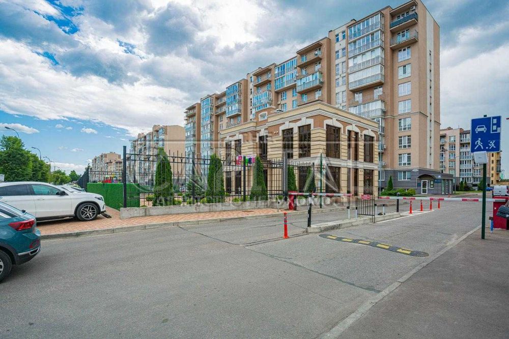 Продажа здания Голосеевский район, ул. Метрологическая, 56