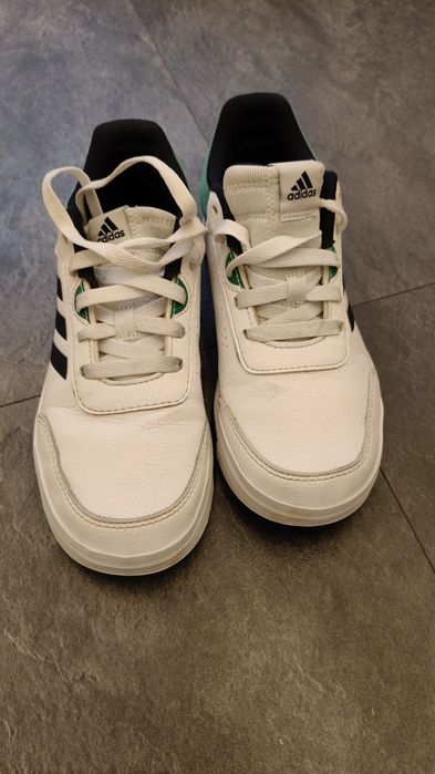 Sprzedam buty chłopięce adidas