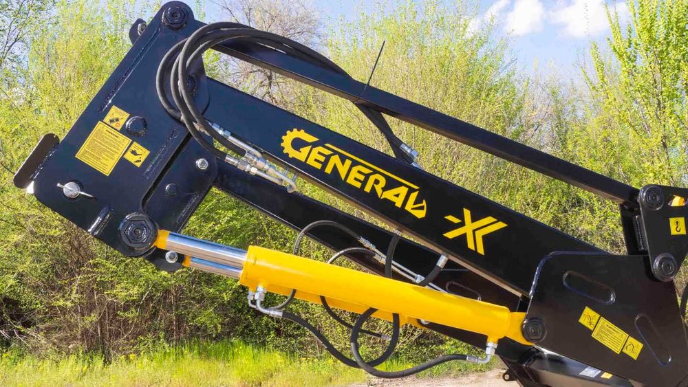 Фронтальний навантажувач КУН GENERAL X