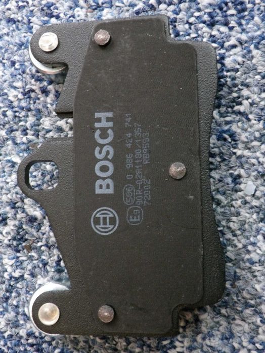 Гальмівні колодки VW Touareg. Повний комплект.