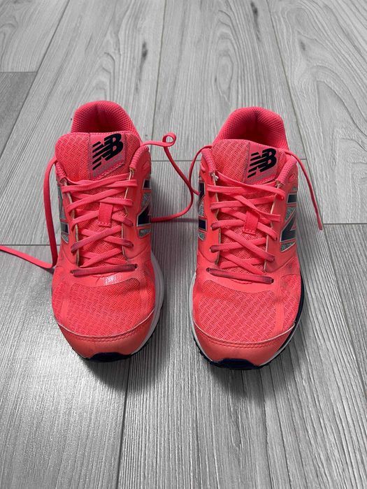 Жіночі кросівки New Balance