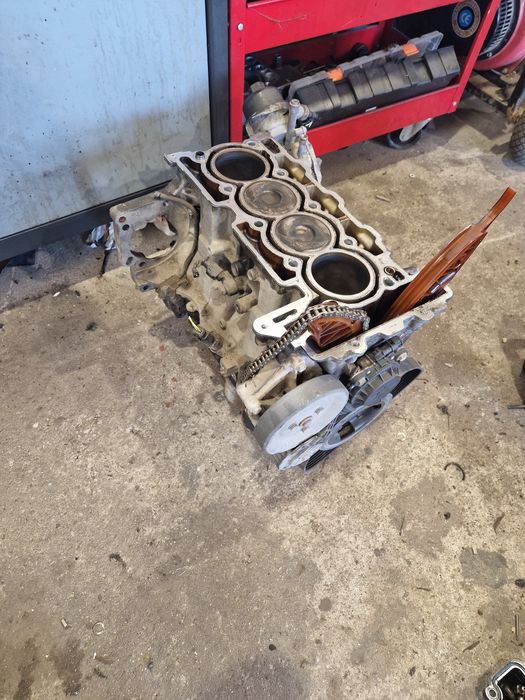 Blok kompletny 1.6 thp mini citroen peugeot