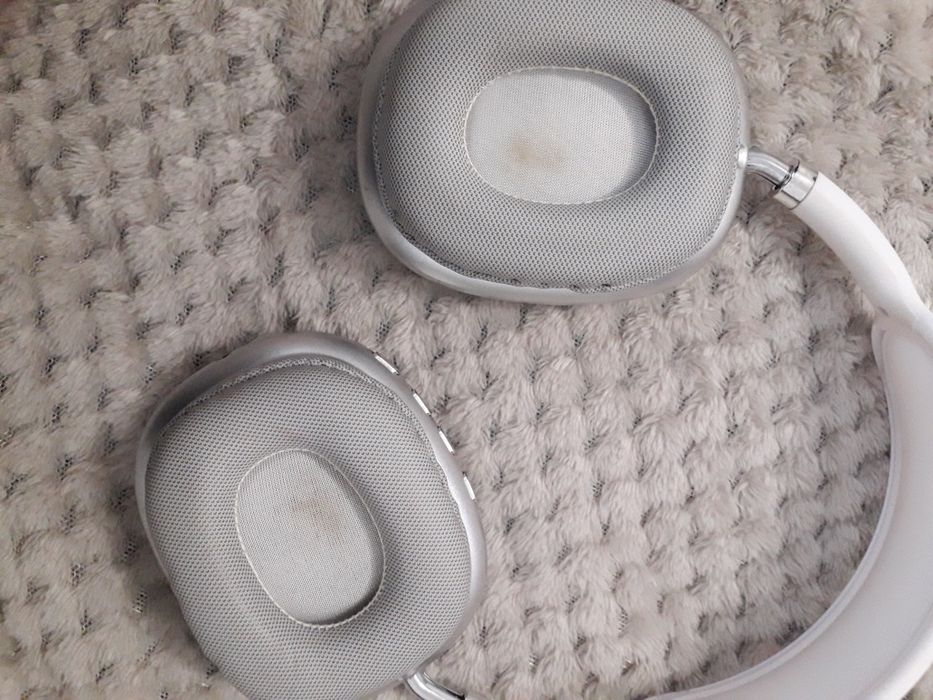 Навушники як Airpods Max