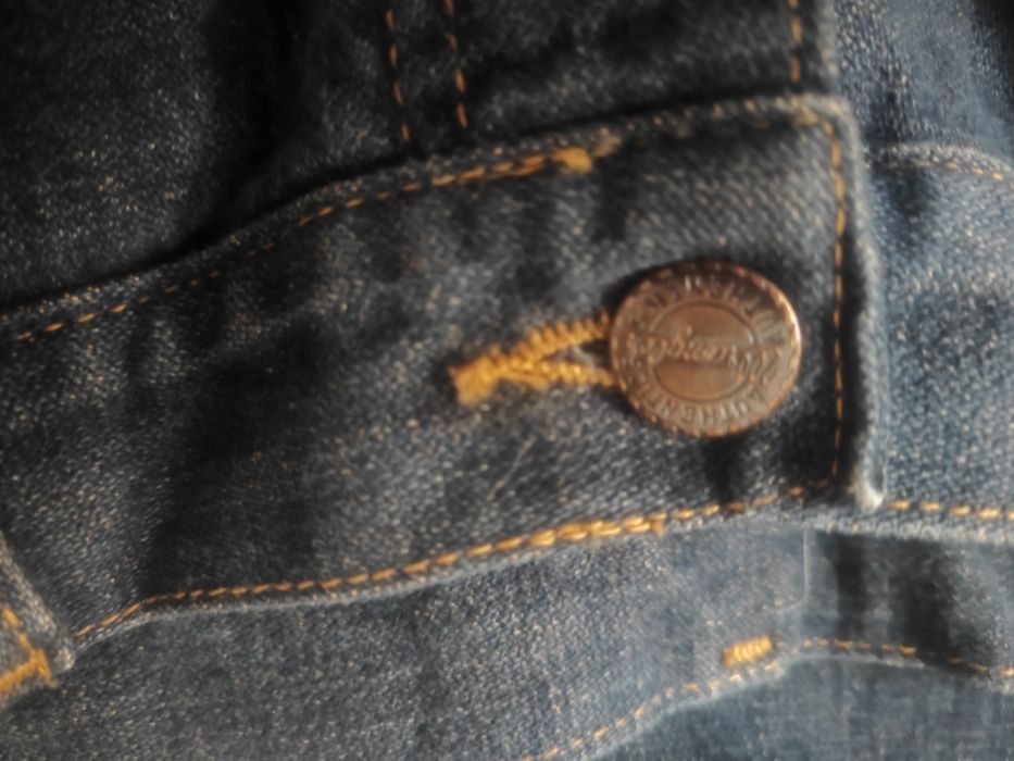 Jeansy Wrangler broken twill