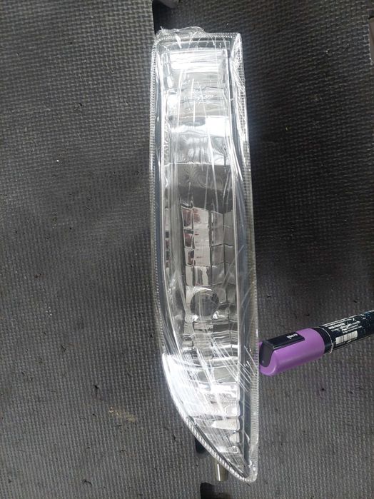 farol suplementar esq NOVO Toyota Corolla e120 e130