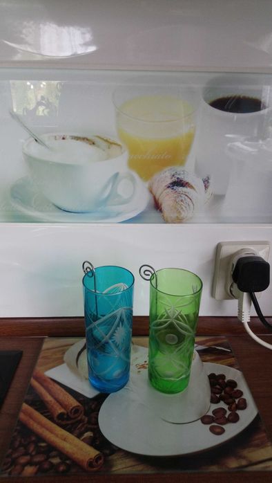 Świeczniki na świece kolorowe