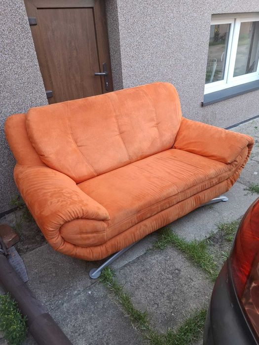 Sofa pomarańczowa