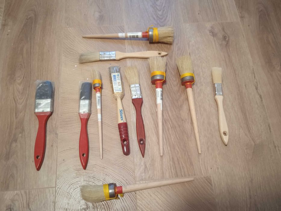 Zestaw nowych pędzli do malowania