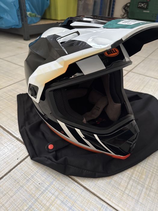 Capacete aventura Bell (sem viseira)
