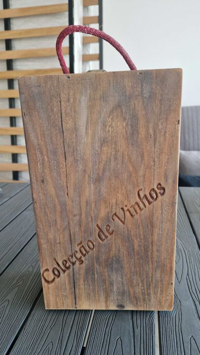 Caixa de madeira vintage - Coleção de Vinhos