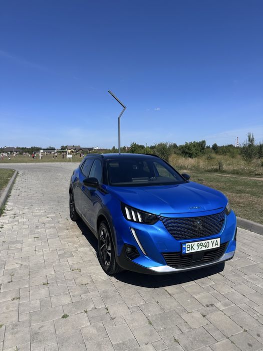Peugeot 2008e.