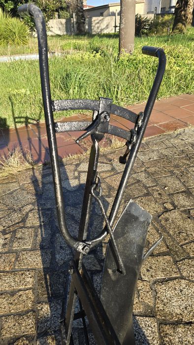 Charrua Antiga de Ferro – Restaurada, Decoração ou Coleção