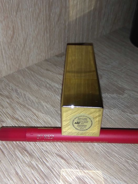 Помада Estee lauder 333 Persuasive