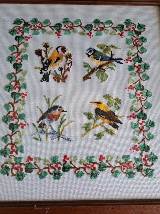 Artesanato: quadro bordado á mão em ponto de cruz