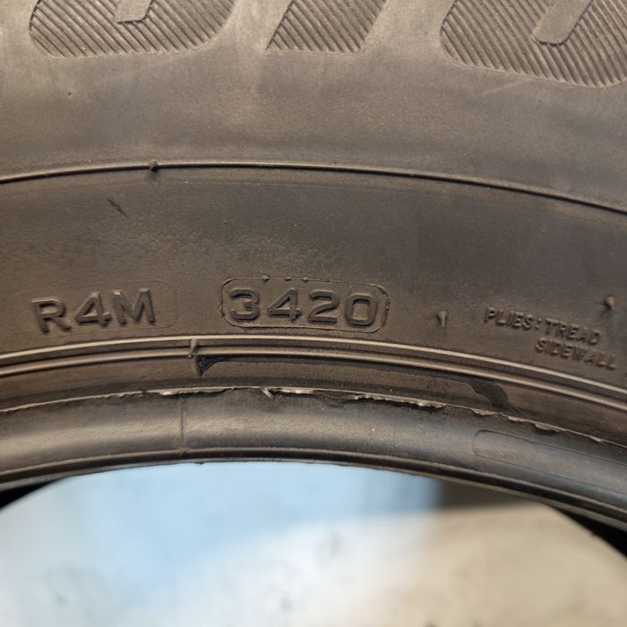 235/60R18 Bridgestone Dueler