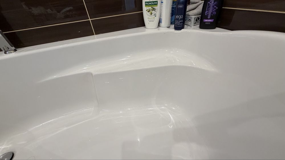 Sprzedam wanne narożna z armatura