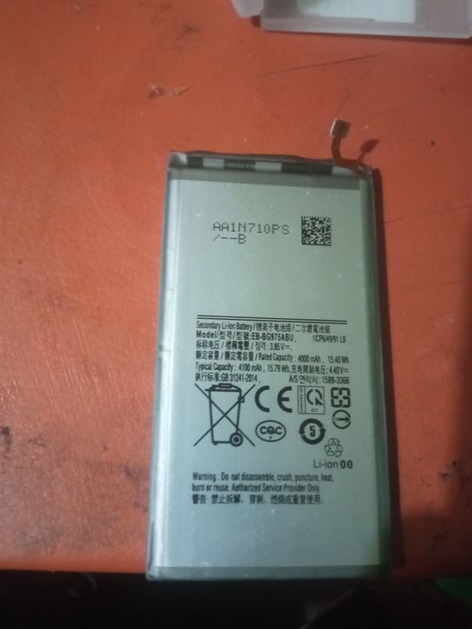 Акумулятор Самсунг s10 плюс новий