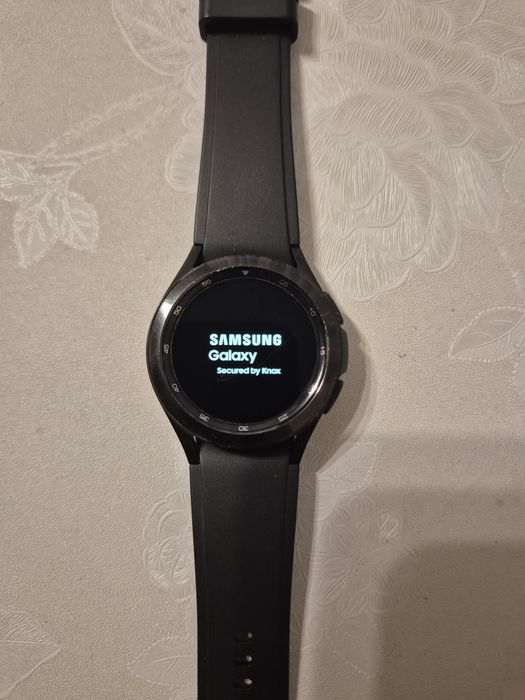 Часи Galaxy Watch CLASSIC