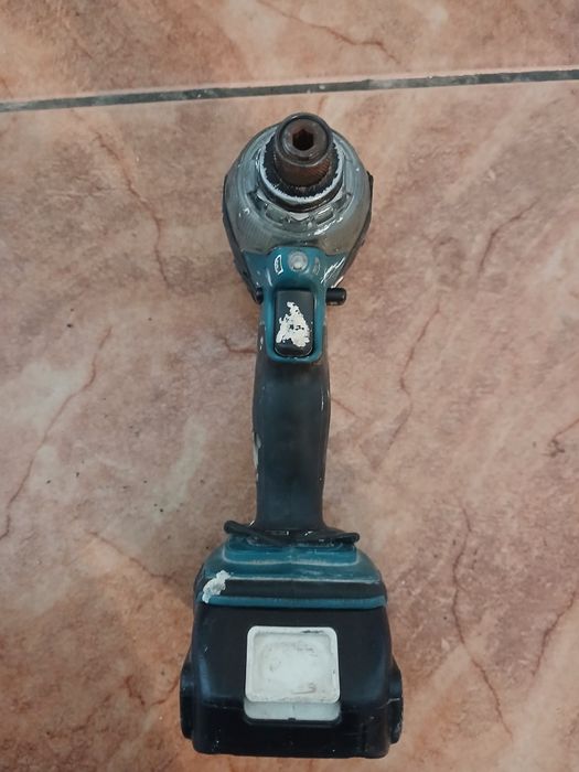 Makita e mais 1 bateria extra