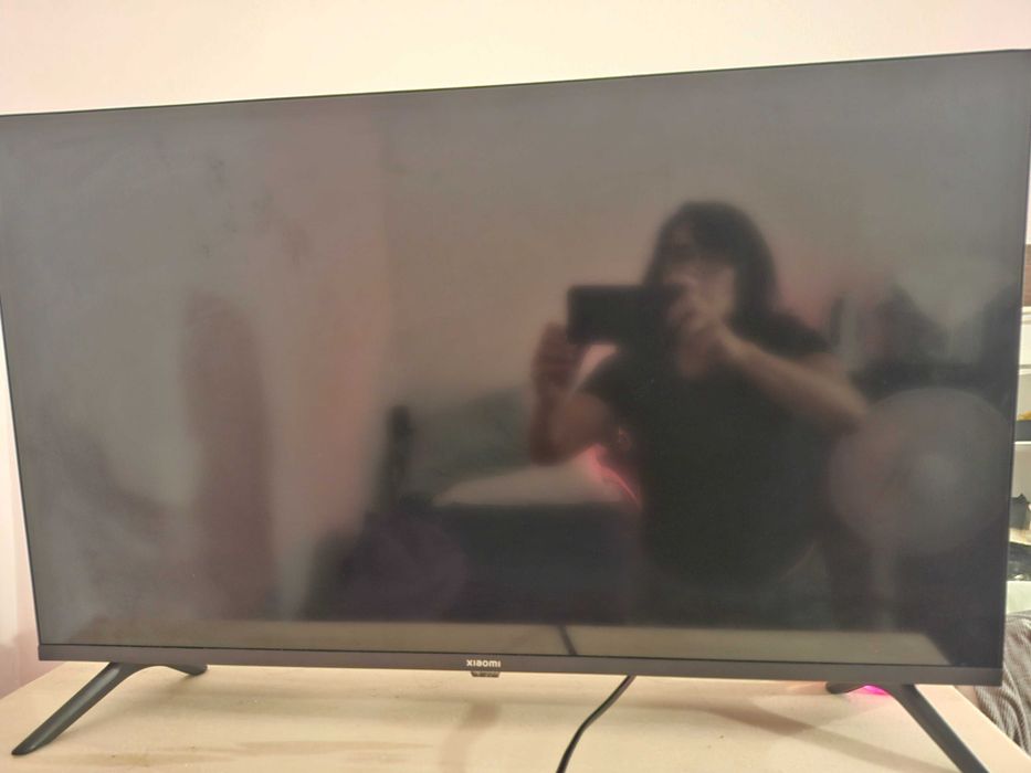 Smart TV Xiaomi A2 32" – Como Nova (Com Comando e Pés Originais)