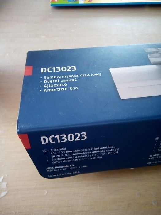 Samozamykacz drzwiowy