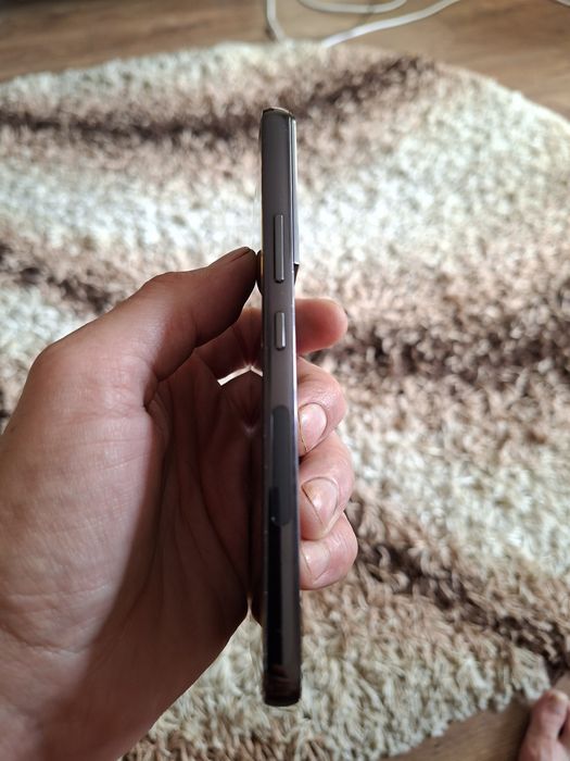 Продам Samsung galaxy s 22  8/128