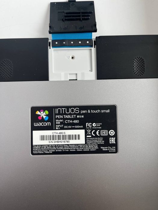Wacom intuos pen and touch (cth-480 S)