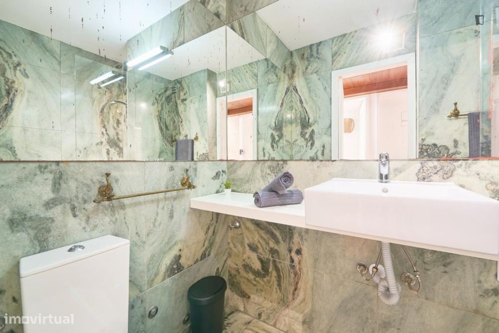 Quarto - localizado em Lapa Lisbon