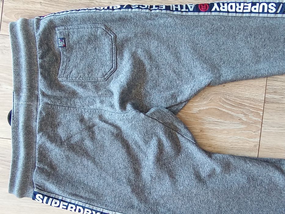 Superdry - spodnie dresowe
