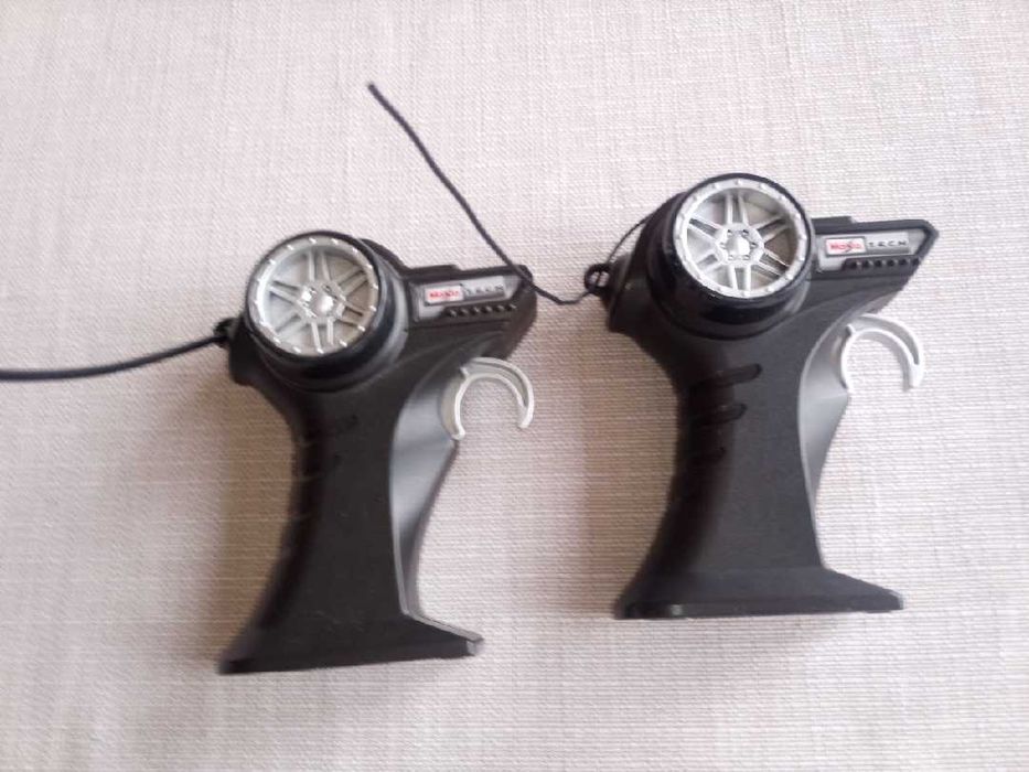 2 auta + 2 piloty