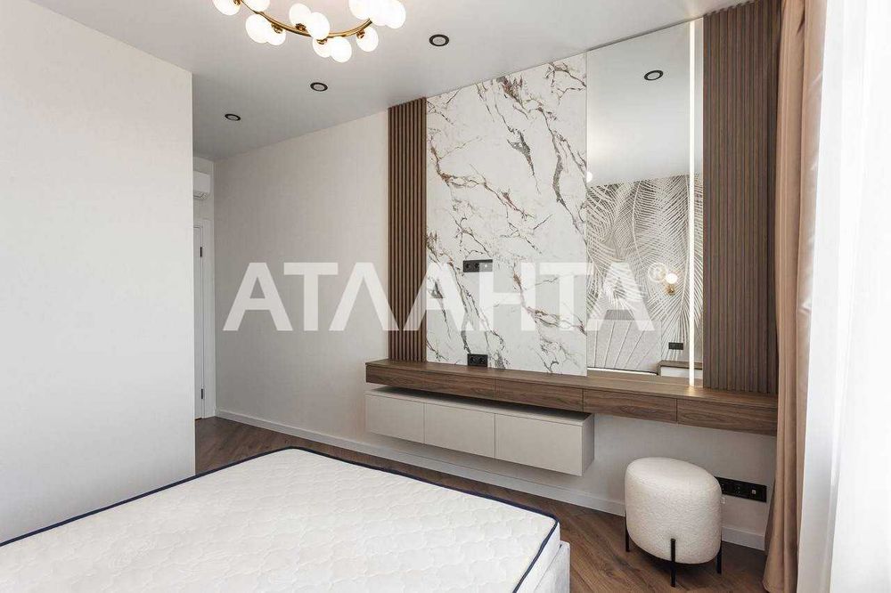 3-кім з видом у двір та на іподром у ЖК "67 Перлина" (тераса)