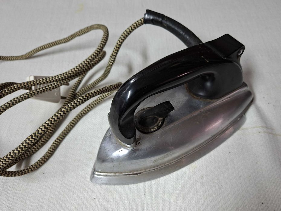 Ferro de Engomar Antigo Morphy Richards CA75