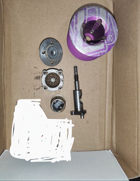 Vendo peças RC motor , carburadores, peças p/motores (RB, Novarossi)