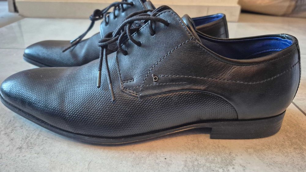 buty Bugatti, skóra, rozm. 42, nowe.