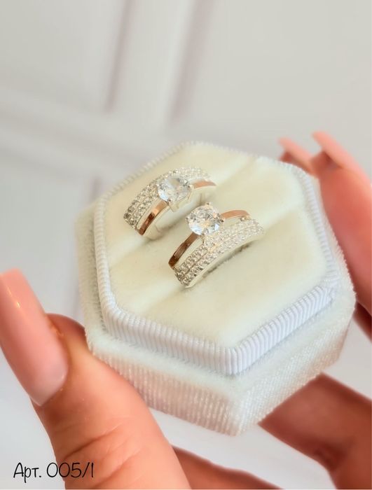 Продаю срібні прикраси - сережки,браслети,кольє,комплекти.