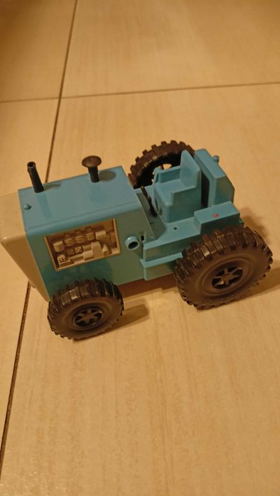 Stare zabawki traktory