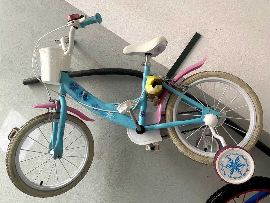 Bicicleta infantil Frozen – bom estado