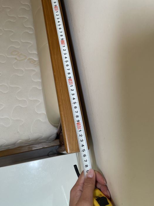 Продається двоспальне деревʼяне ліжко з тумбами і матрасом!