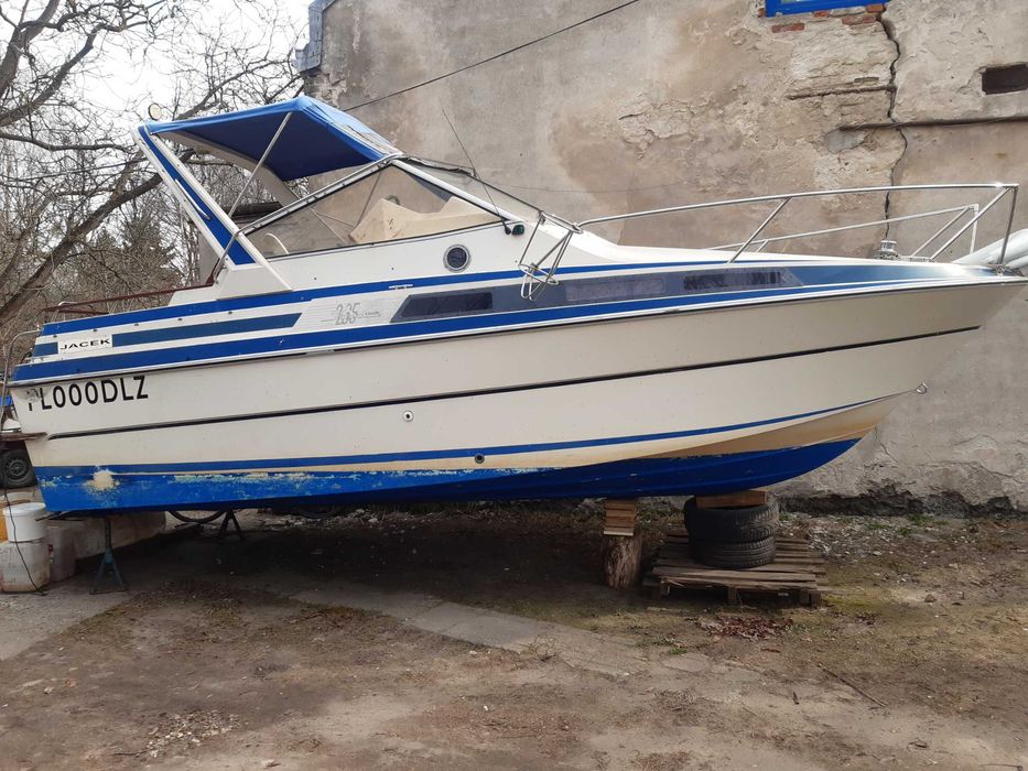 Łódż motorowa kabinowa dużo miejsca w kabinie *FILMIK w opisie*