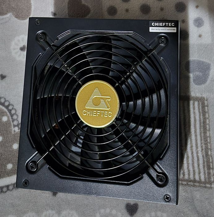 Блок питания  CHIEFTEC  BDF-750C