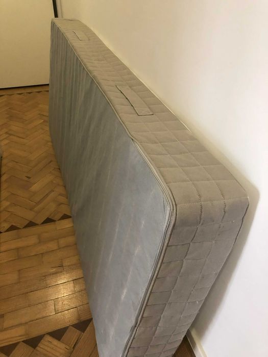 Colchão individual de molas IKEA. Ainda está em bom estado