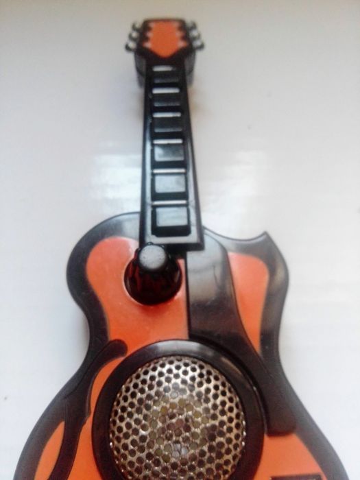 Miniatura de guitarra 1994 18x7cm.