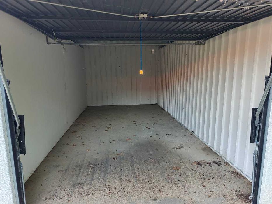 Garaż- Sprzedam - Garaż