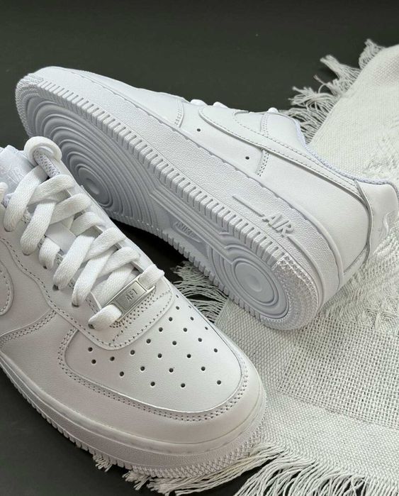 Buty Nike Air Force 1 biale R. 40