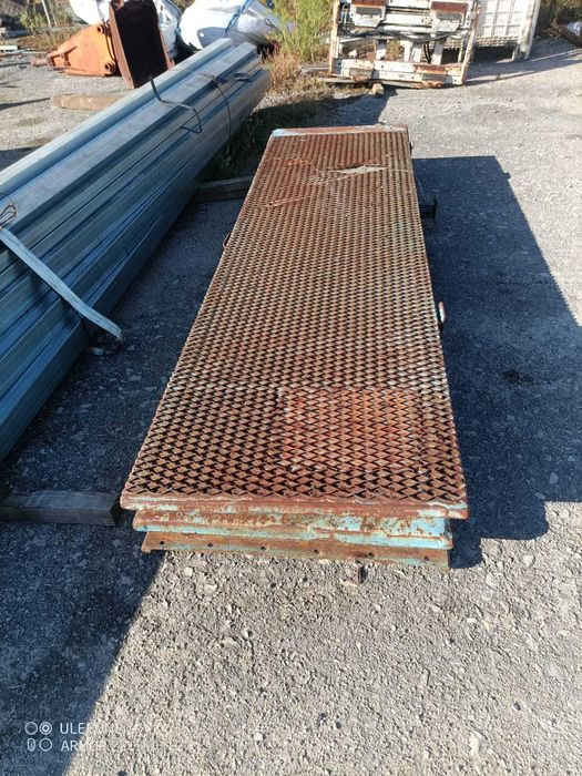 Rampas para porta máquinas e para camião